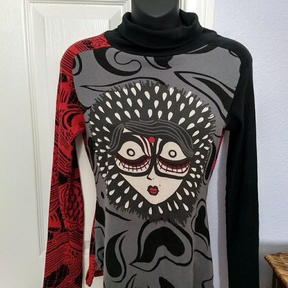 Custo Barcelona Tops - Fun Graphic Turtleneck